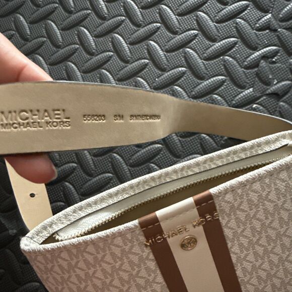 Michael Kors Belt Bag with monogrammed logo pattern Beige Brown Tan Women Gold - Picture 6 of 7